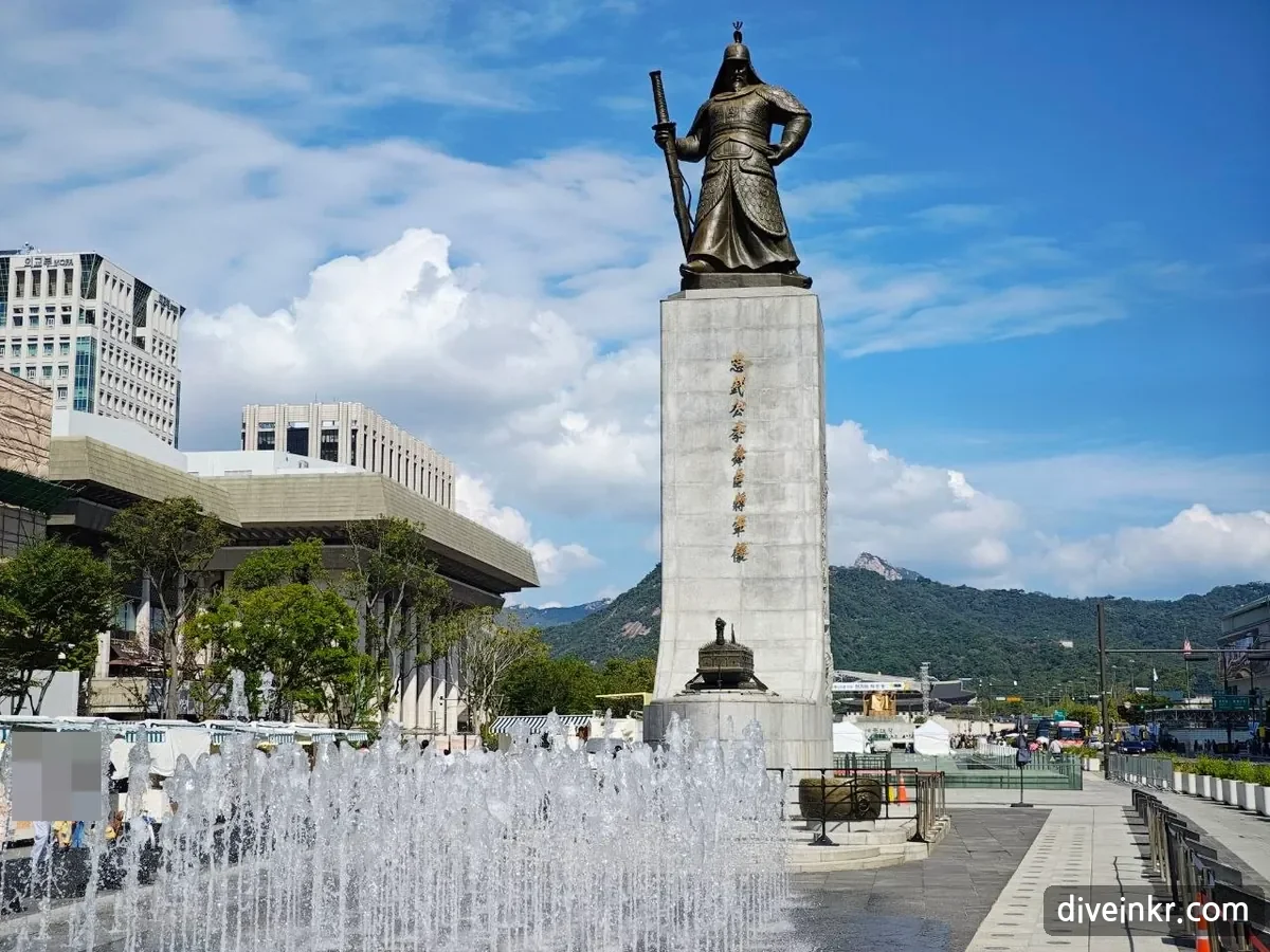 The bronze statue of Admiral Yi Sun-sin at Gwanghwamun Square